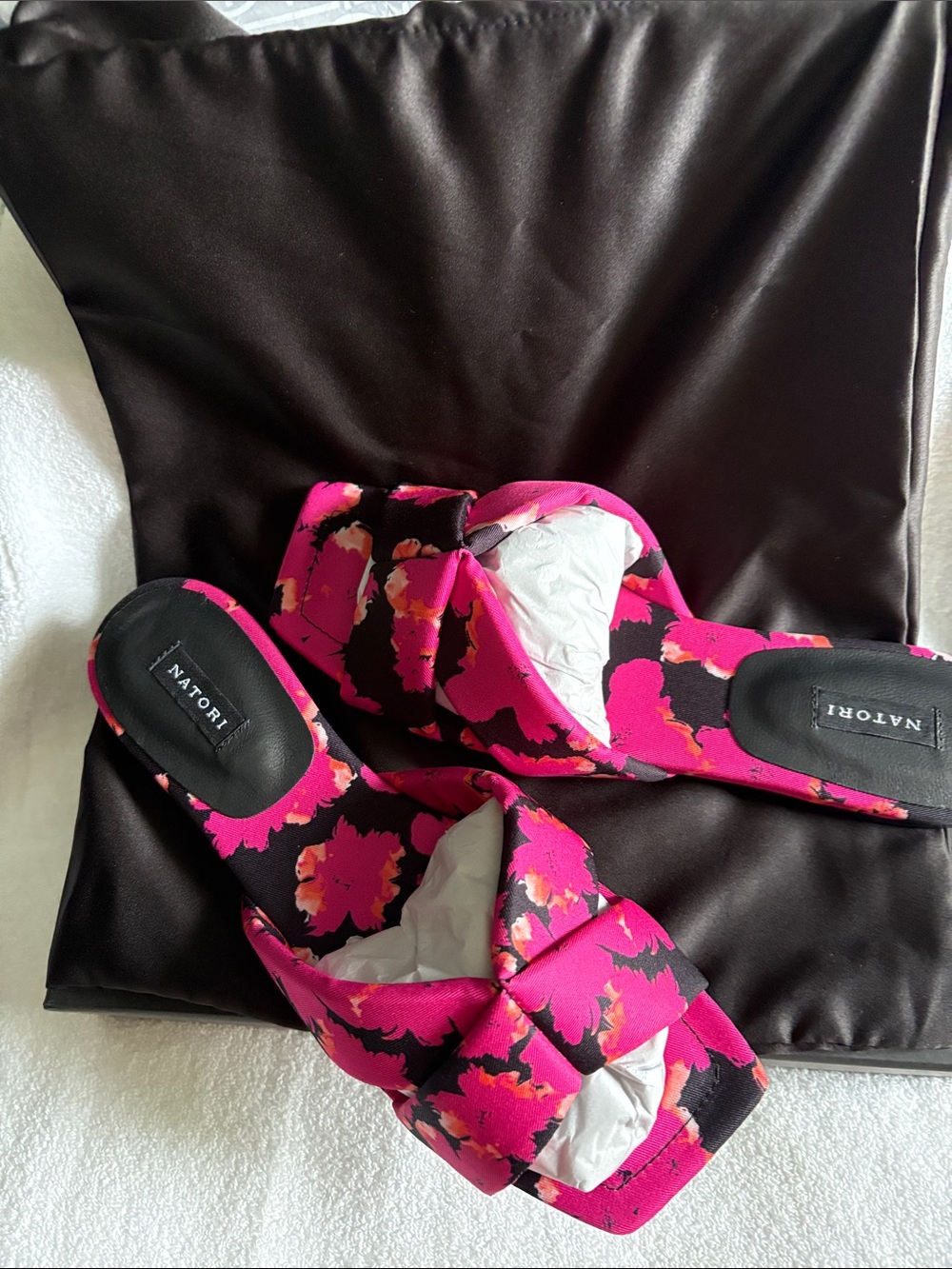 Natori Hot Pink and Black Floral Knot-Front Slides